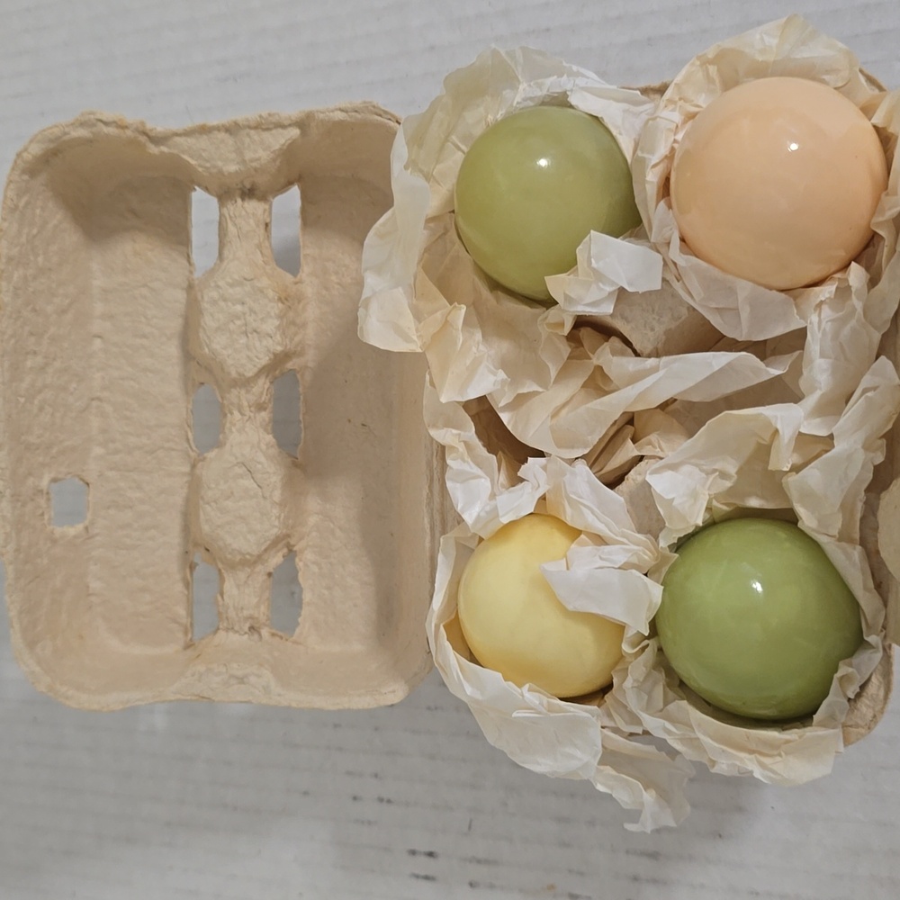 4 Vintage Alabaster Hand Carved Eggs From Italy